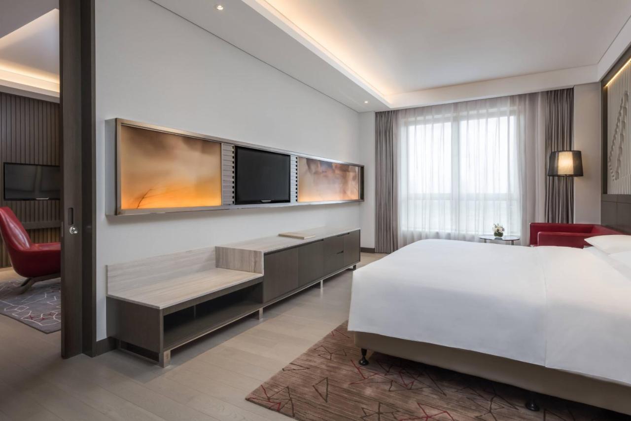 Courtyard By Marriott Tianjin Hongqiao Hotel Bagian luar foto